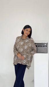 Ixora Dal Oversized Shirt - Kemeja Wanita Oversize Lengan Panjang Motif Abstrak