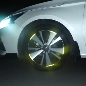 AUTOFun 20 Miếng Dán Phản Quang Bánh Xe ô Tô Nhãn Báo Phản Quang Sticker Cho Xe Máy Xe Đạp Xe