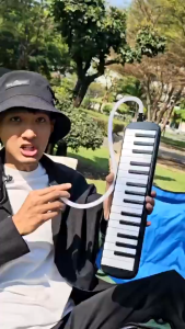 เมโลเดี้ยน 32 คีย์ Melodion พร้อมอุปกรณ์ครบชูด มีหลายสีให้เลือก