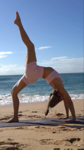 Thảm Yoga du lịchchính hãng  Yvonne Pole Star Black (TẶNG KÈM 3 PHẦN QUÀ) dày 1.5mm gấp gọn có túi đựng dễ dàng mang theo tập ở mọi nơi chất liệu cao su bề mặt bám chống trơn trượt thấm hút mồ hôi giao hàng từ kho Hồ Chí Minh