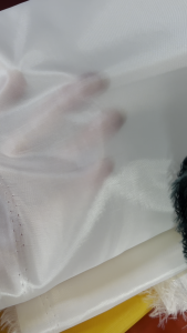 ผ้าร่ม ทำธง ใช้ทำซับในสูท กันละอองน้ำ ตกแต่ง หน้ากว้าง60นิ้ว ขายเป็นเมตร