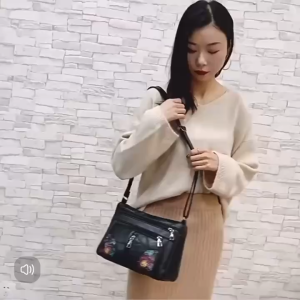 bag family กระเป๋าสะพายข้าง แฟชั่นมีสายคล้องไหล่ ซิปหน้าหลายช่อง ใส่ของได้เยอะDJ633