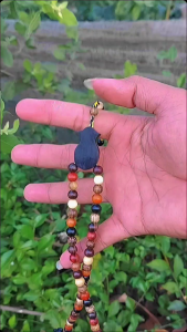 Tasbih Kalung Kombinasi 11 Macam Kayu Bertuah Model Trompah Butiran 6mm Motif Muslim Cantik