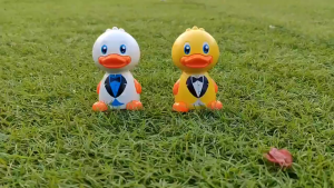 1 Pcs Mainan Anak Bebek Di tekan Bisa Berjalan - Mainan Duck Dasi Tekan Bisa Jalan