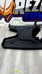 Lantai Vario 160 k2S 2022-2024: Pijakan Kaki Footrest Atas