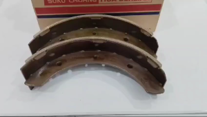 BRAKE SHOE DEPAN KAMPAS REM DEPAN PS100 PS110 ENGKEL FE T210 MB060237
