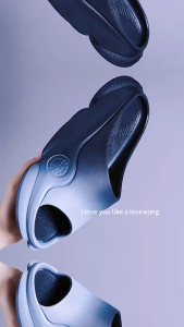 Angelie  รองเท้าแตะชาย รองเท้าหัวโต รองเท้าแตะหัวโต  รุ่นยาง EVA น้ำหนักเบา กันลื่น มีสายรัดข้อเท้า เหมาะสำหรับใช้ในร่มและกลางแจ้ง (มาใหม่) B038