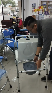 Aluminium Foldable Commode Chair Heavy Duty Height Adjustable Bath Mobile Toilet Seat | Tandas Kerusi | Shower Chair