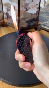 HCM Bật Lửa Xài Gas Hình Chiếc Dép Độc Lạ - Ngộ Nghĩnh (Nhiều Màu)