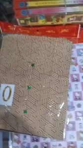 Bộ đồ giấy kiểu nữ vàng mã có trang sức cho phụ nữ