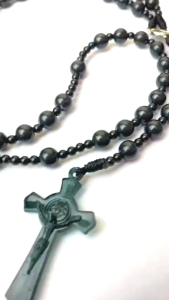 Kalung Rosario Akrilik Hitam Salib Akrilik Hitam