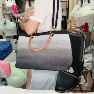 🔥พร้อมส่ง 🔥 BYB กระเป๋าผ้าทอ ดีไซน์สวยสุดใจ ไล่สีดำเฟดเทา ใส่ของจุใจ Code 6089