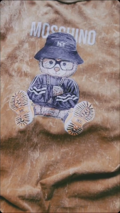 เสื้อยืดคอกลม ขายส่ง ขายปลีก ฟอกวินเทจ น้องหมีเท่ห์สุดตอนนี้ เสื้อคอกลม ฮิตสุดตอนนี้  สไตล์เกาหลี ใส่ได้ทั้งคุณผู้ชาย คุณผู้หญิง  พร้อมส่งทุกวัน