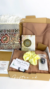 HAMPERS WANITA JASMIN MUKENA SAJADAH ALQURAN SEPERANGKAT ALAT SHOLAT SHALAT MUKENAH DEWASA PREMIUM HADIAH KADO GIFT BOX ULTAH ULANG TAHUN BIRTHDAY WISUDA GRADUATION WEDDING PERNIKAHAN ANNIVERSARY CEWEK ISLAM MUSLIM VALENTINE HARI KASIH SAYANG BY GIFTEE ID