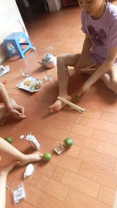 Bộ chơi chuyền banh đũa