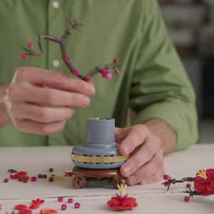 LEGO Botanicals 10369 Plum Blossom (327 Pieces) Mainan Susunan Balok (18 Tahun+)
