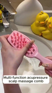 [HCM] Bàn Chải Gội Đầu Mát Xa Da Đầu Bằng silicone Tay Cầm Dài Tiện Lợi-Joyee