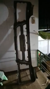 Pa đờ sóc (cản trước) xe Shacman M3000 đời mới MSSP: DZ22402830011 Bằng sắt