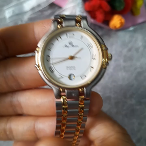 Đồng hồ nữ Mary Maison có lịch dây thép sang trọng second hand si nhật- đã qua sử dụng