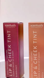 Son dưỡng môi căng bóng đỏ rượu và cam đất Scentuals