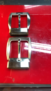 หัวเข็มขัดขนาด40มมมีหลายแบบทำจากอลูมีเนียมผสมใช้บล๊อคฉีดไอโอริคสนิเกิลซาติน