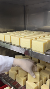 Xà bông tắm và rửa mặt tinh dầu thiên nhiên SAOLA làm sạch sáng da an toàn cho da hoàn toàn tự nhiên - 100gr