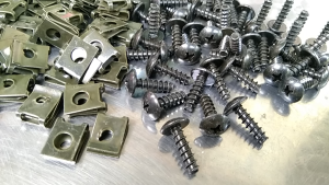 ชุดสี YAMAHA กิ๊บ+สกูร 10X5/8 กิ๊บเกลียวปล่อย เบอร์10 (#10)ใช้คู่กับ สกูรเกลียวปล่อย เบอร์10 คลิปล๊อคชุดสี เบอร์ #10