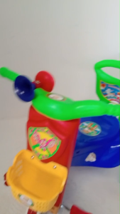 AB TOY รถเด็กสามล้อแชมป์เปี้ยน เบอร์ 22 มีตระกร้าใส่ของ  มีแตรลมและขาถีบ ประกอบพร้อมจัดส่ง