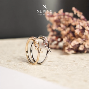 Xuping Cincin Emas Zircon Motif Simpul 0121210248