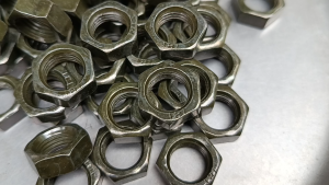 น็อตชามครัชหน้า (น็อตล็อคชามหน้า คลัชเล็ก)  เกลียวใน12มิล ขอบ #17 สำหรับ FINO MIO NUOVO