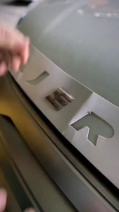 Emblem PAJERO SPORT Kap Mesin Warna CHROME Huruf Timbul Besar Bukan Stiker Biasa Bahan Tebal AA