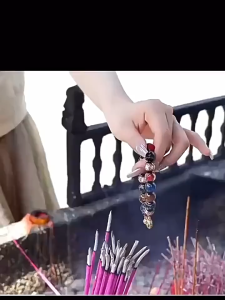 Beijing Yonghegong same bracelet Fragrant Ash Glaze Aromatic Gray Glazed Five-Color Gold Swallowing Beasts  北京雍和宫同款手链 香灰琉璃五彩吞金兽