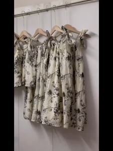 MOMECHER  ฤดูร้อนใหม่หมึกวาดชุดแขนกุด กระโปรงแขวนคอหลวม