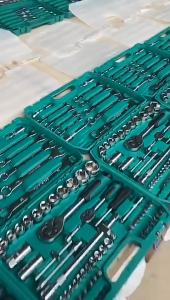 82 pcs automotive tools set 1/2 inch ratchets torque Socket wrench repair tool box kit for motorcycle/car