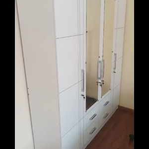 Lemari Pakaian 4 Pintu Cermin