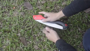 【จัดส่งทันที·Bangkok】เลื่อยพับตัดไม้ ขนาด 10 นิ้ว เลื่อยพลูซอตัดกิ่งพับเก็บได้ เลื่อยพลูซอ เลื่อยพับ เลื่อยตัดกิ่งไม้พับได้ พัมคิน 10 นิ้ว PTT-10PF / 33317 **ส่งเร็ว ของแท้100%**