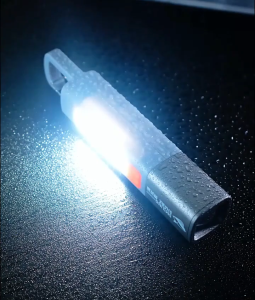 【Malaysia In Stock 】SMILING SHARK 1000000 lumens LED Outdoor Flashlight high brightness long range COB flash flashlight Type-C rechargeable tactical flashlight lock design zoom flashlight