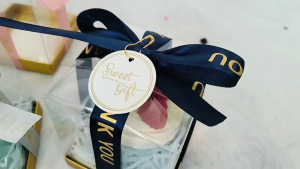 กล่องกระดาษใส กล่องพลาสติกใส กล่องใส่ขนม กล่องกระดาษน่ารัก กล่องน่ารัก กล่องวาเลนไทน์ กล่องของขวัญ กล่องสีแดง