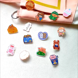 Sticker Ghim Gắn Balo Hoạt Tiết Hoạt Hình Đáng Yêu Trang Trí Balo Cặp Đi Học Đi Chơi