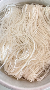 💖พร้อมส่ง💖เส้นเล็กก๋วยเตี๋ยวจีนแห้งพม่า เส้นขนมจีนแห้ง MGM ตรามังกร "ปาปาซือ" ขนาด 400-640 กรัม หลายยี่ห้อ Silver Star 缅甸粑粑丝