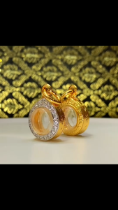 กรอบพระสำเร็จรูป งานจิวเวอรี่ทองอิตาลี ทรงปรอทกินทอง ทรงเม็ดยาหลวงปู่มหาศิลา (ขนาดหน้ากระจก 1.1x1.1 cm.) รหัส 87