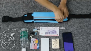 กระเป๋าคาดเอวออกกำลังกาย  กระเป๋าคาดเอวสำหรับเล่นกีฬากลางแจ้ง กระเป๋าคาดเอวใส่วิ่งออกกำลังกาย กันน้ำ มีรูสายหูฟัง พร้อมส่ง