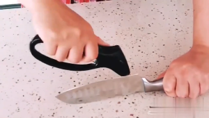 Kitchen Knife Sharpener Manual Sharpening Tool for All Knives Multifunctional Handheld Quick Scissors Sharpener