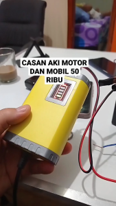 Charger Aki Portable OtoHeroes 2A 12V Warna Kuning dengan Konektor EU untuk Mobil/Motor