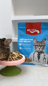 MRVET อาหารแมวพรีเมี่ยม 1 กก. - อาหารแมวแห้งโปรตีนสูงสำหรับทุกเพศทุกวัย สุขภาพเส้นผมและผิวหนัง พร้อมตับไก่แห้งแช่แข็ง เนื้อวัว เนื้อแกะ