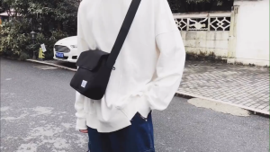 กระเป๋าสะพายไหล่ สะพายข้าง ใช้ได้ทั้ง ผู้ชาย ผู้หญิงผลิตจาก กระเป่าสะพาย เท่ๆ โพลีเอสเตอ สไตล์สปอร์ต