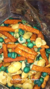 KACANG MIX 230GR DAN 500GR /KACANG TUMPAH / KACANG CAMPUR RENYAH
