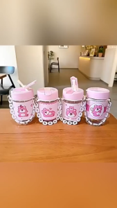 Bình Nước Gấu Dâu Bọc Da 450Ml Có Dây Đeo Siêu Dễ Thương