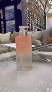 ready stock Niacinamide Fruit Acid Body Wash - Long-lasting fragrance oil control mite removal moisturizing and hydrating