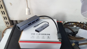 Hub Chia Type-C sang 3 USB 3.0 + LAN 10/100Mbps Unitek H312C